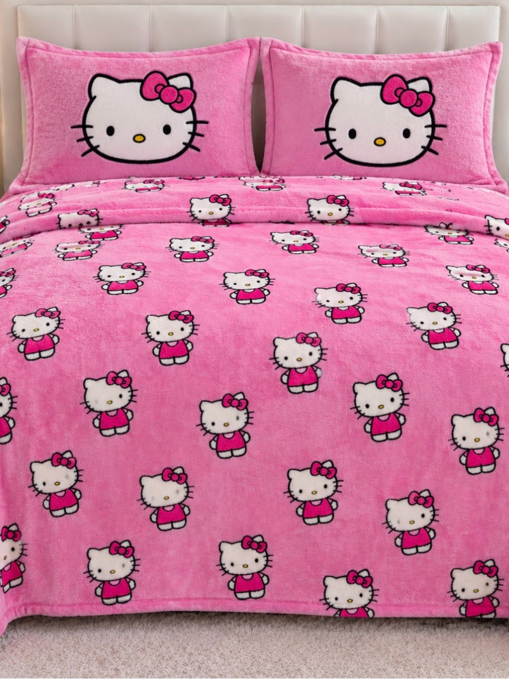 Hello Kitty Twin Comforter & Sham Set Pink & White